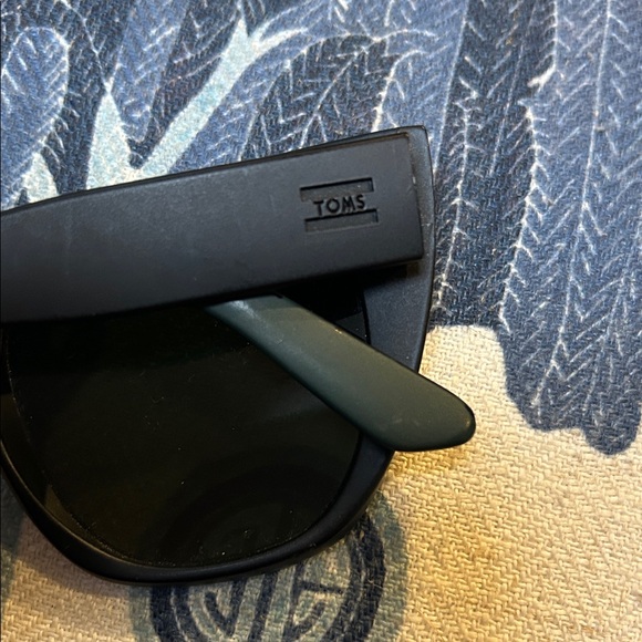 Toms Matte Black Cat-Eye Sunglasses - Picture 9 of 9